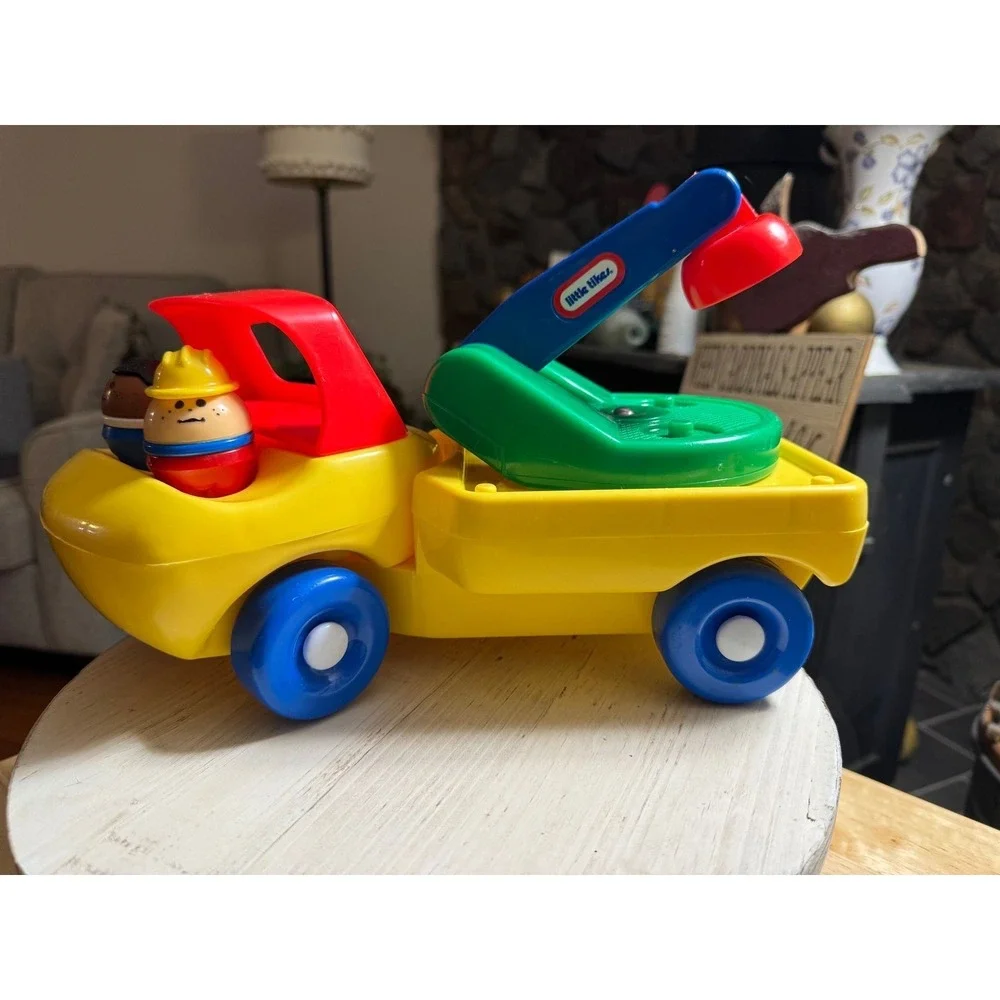 Vintage 1983 Little Tikes Tow Truck Set of 3 Pcs. USA